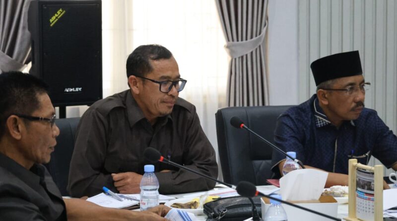 MEDIAKSB - Rapat RDP Komisi III DPRD KSB bersama DMPMTSP beberapa waktu lalu.