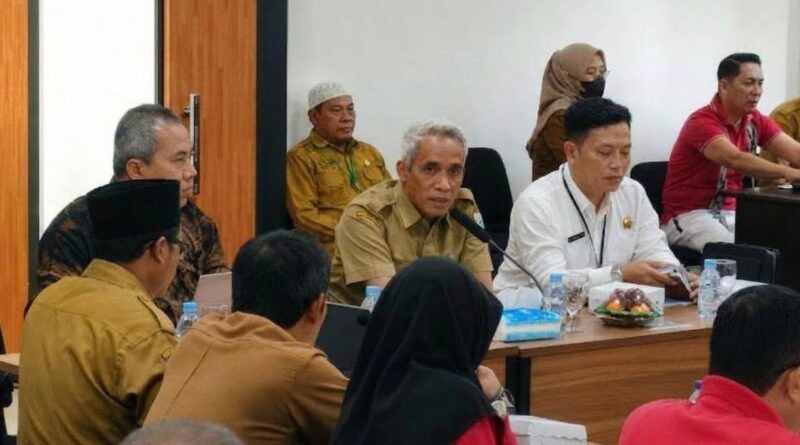Foto: Pembahasan lintas instansi RTRW KSB. (dok. PPID Sumbawa Barat)