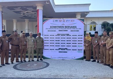 Foto: Penandatanganan Komitmen KSB Sadar STBM. (dok. Prokopim Sumbawa Barat)