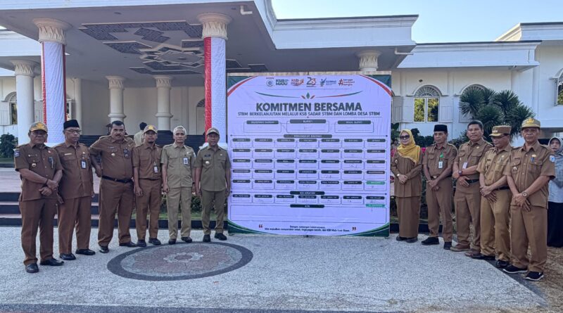 Foto: Penandatanganan Komitmen KSB Sadar STBM. (dok. Prokopim Sumbawa Barat)