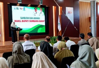 Foto: abup saat memberikan pengarahan dalam pembekalan Tim Kerja STBM.