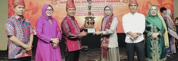 MEDIAKSB - Malam penutupan FLMBKS KSB 2026, (17/10/2026) (Foto: Prokopim KSB)