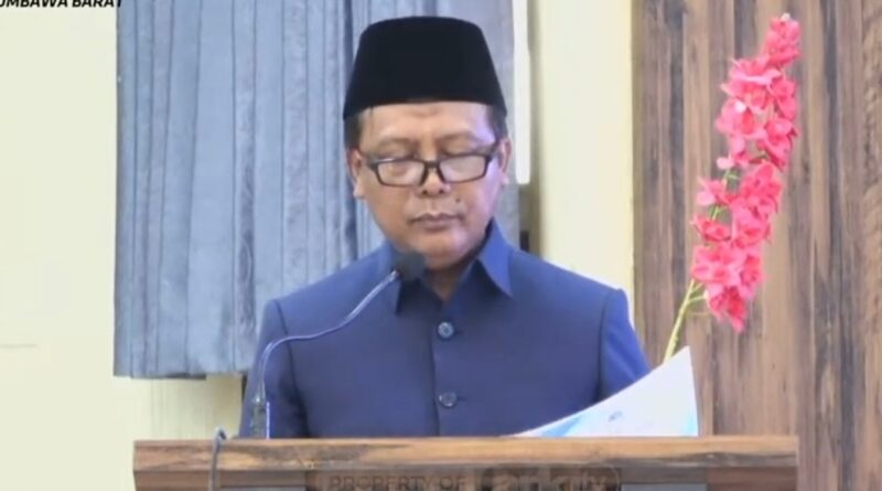MEDIAKSB - Bupati KSB, H. Amar Nurmansyah, S.T., M.Si. dalam agenda Paripurna DPRD KSB jawaban bupati atas pemandangan umum fraksi, Jumat (16/10/2026) (Foto: YT. Arkifm)