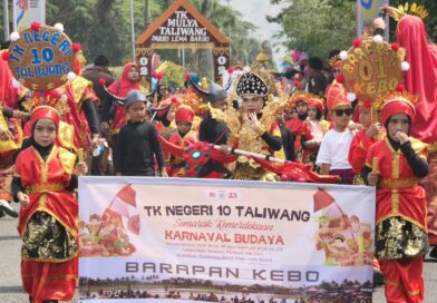 MEDIAKSB - Penampilan salah satu peserta Lomba Karnaval KSB 2026 (Foto: Imam Fauzan)