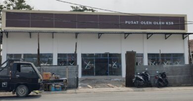 MEDIAKSB - Wujud gedung baru Pusat Oleh-Oleh KSB di Taliwang, Kamis (29/10/2026) (Foto: Imam Fauzan/MEDIAKSB)