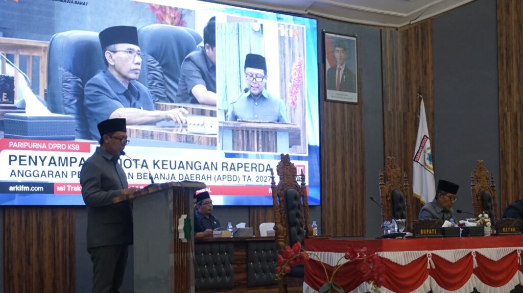 MEDIAKSB - Rapat Paripurna DPRD KSB tentang penyampaian Nota Keuangan Raperda APBD 2027, Senin (12/10/2026) (Foto: DPRD KSB)