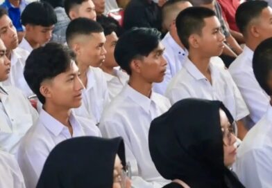MEDIAKSB - Pelepasan 50 calon pekerja KSB. (Foto: Andini NTB Satu)