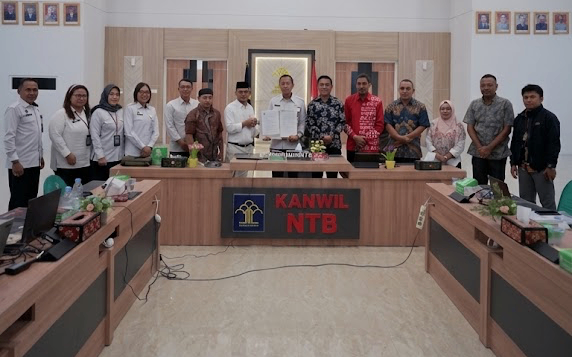 MEDIAKSB - Harmonisasi Raperda RIPPARKAB di Kanwil Kemenkum NTB.