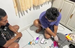 MEDIAKSB - Pengamanan seorang pria berinisial D beserta barang bukti di Maluk oleh Polres Sumbawa Barat (Foto: Polres KSB)
