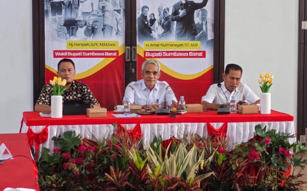 MEDIAKSB - Kick Off dan Konsultasi Publik I Penyusunan KLHS Revisi RTRW di Ruang Rapat Gili Paserang, Rabu (28/10).