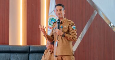 MEDIAKSB - Kepala Bappeda KSB, Suhadi dalam Orientasi RKPD 2028 di Gedung Graha Praja Setda Sumbawa Barat, Senin (12/10/2026) (Foto: Bappeda KSB)
