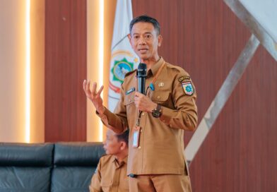 MEDIAKSB - Kepala Bappeda KSB, Suhadi dalam Orientasi RKPD 2028 di Gedung Graha Praja Setda Sumbawa Barat, Senin (12/10/2026) (Foto: Bappeda KSB)