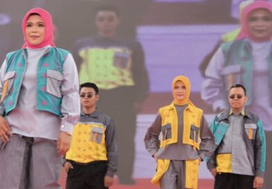 MEDIAKSB - Fashion Show Pesona Tenun Sumbawa Barat 2026 (Foto: Imam Fauzan/MEDIAKSB)